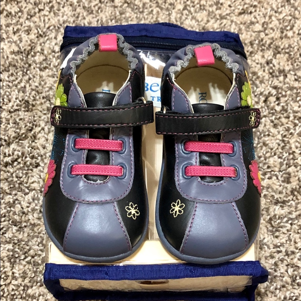 NEW Robeez Flower Power Leather Shoes